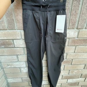 Brand new lululemon mid rise pant joggers